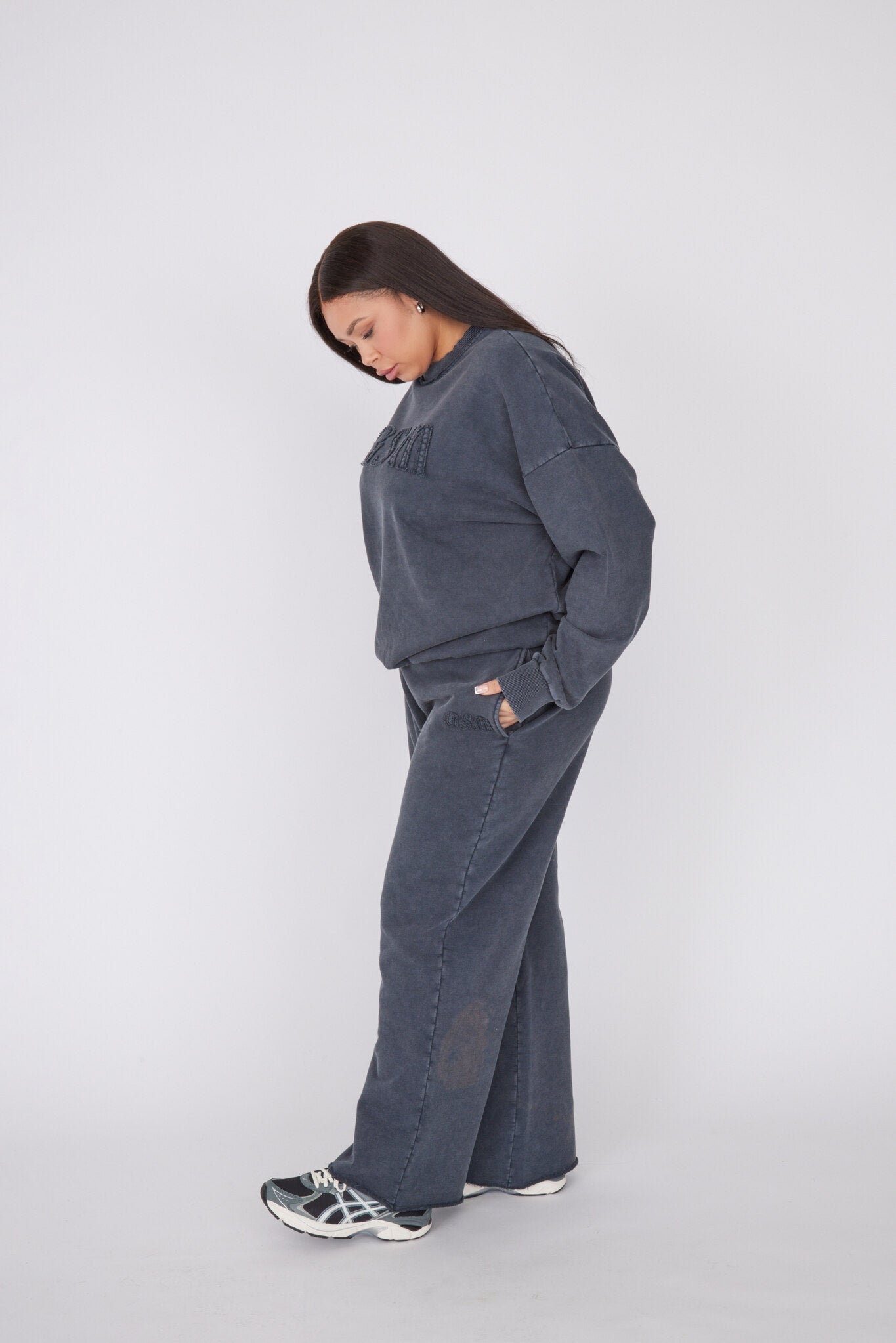 Vintage Applique Sweat - Washed Black